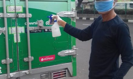 Gugus Tugas Nasional Gandeng Lembaga Usaha Distribusikan Bantuan Fasilitas Kesehatan