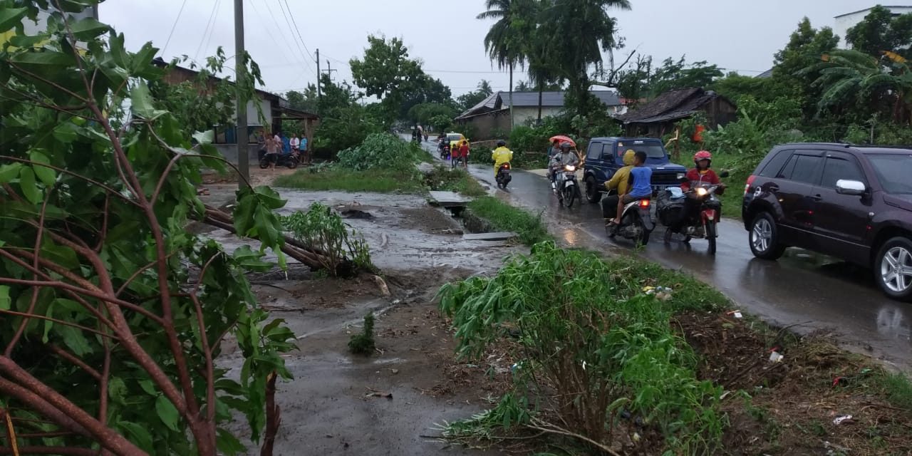 [Update] – Lebih dari 200 Rumah Warga Kabupaten Tulang Bawang Rusak Akibat Angin Puting Beliung