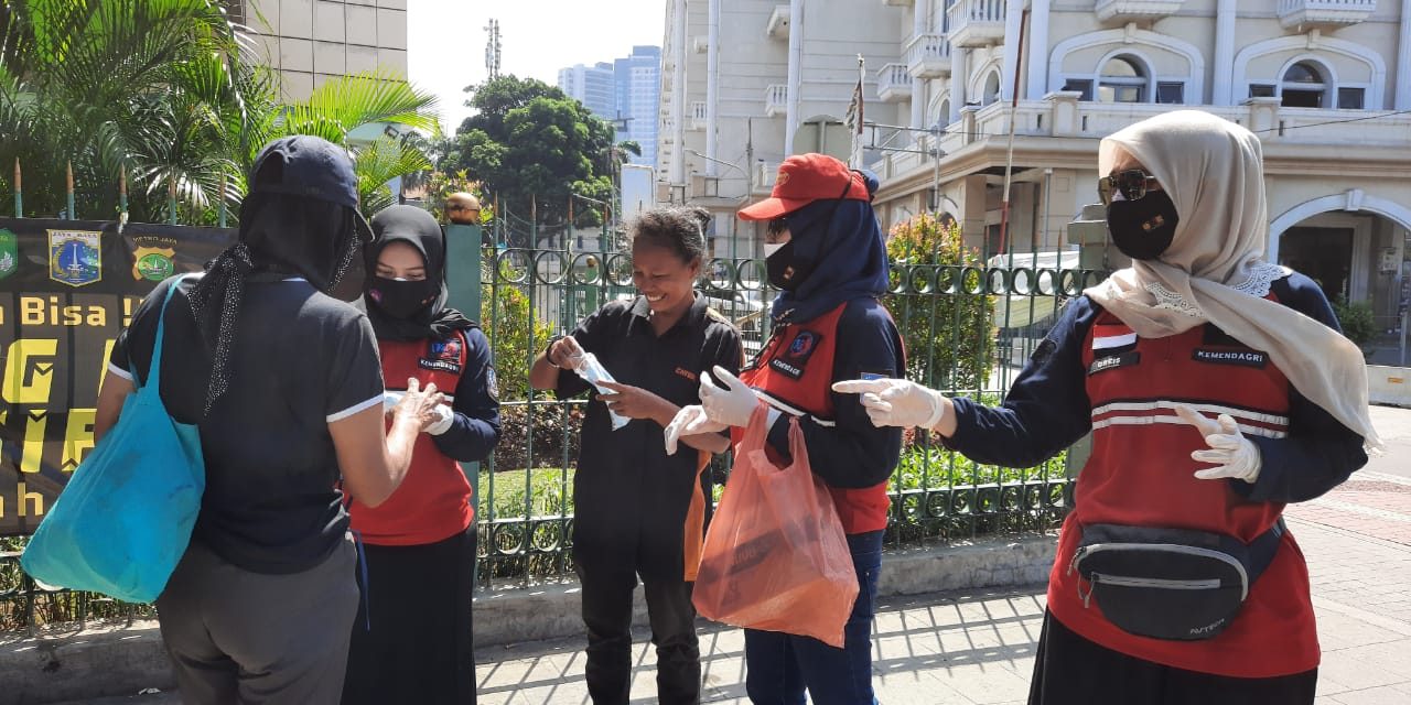 Gerakan Bagi Masker, Handsanitizer dan Faceshield untuk Persiapan Penerapan New Normal Masyarakat Produktif dan Aman Covid 19