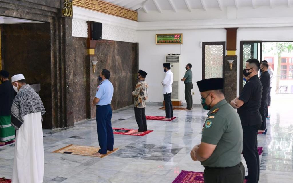 Presiden Jokowi Salat Jumat di Masjid Istana Bogor