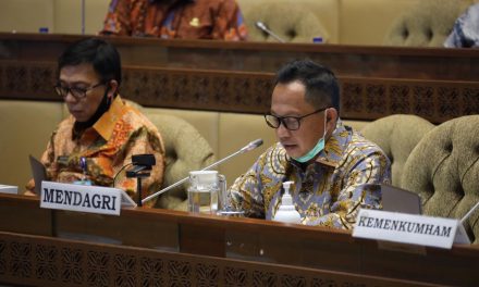 Rapat Dengan DPR RI, Mendagri Jelaskan Rancangan Undang-Undang tentang Penetapan Perppu Nomor 2 Tahun 2020