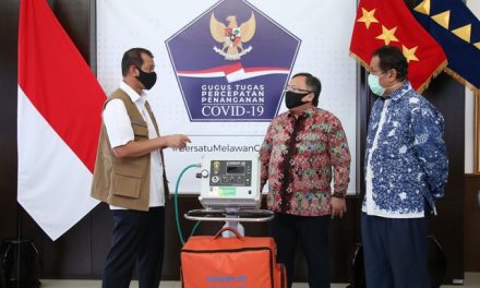 Ketua Gugus Tugas Menerima Bantuan Ventilator COVENT-20 Penanganan Pasien COVID-19