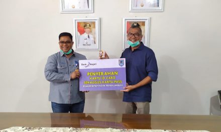 Bank Nagari Serahkan 3000 Id Card untuk Pemko Payakumbuh