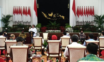 Presiden Jokowi Dorong Kabinet Bekerja Lebih Keras