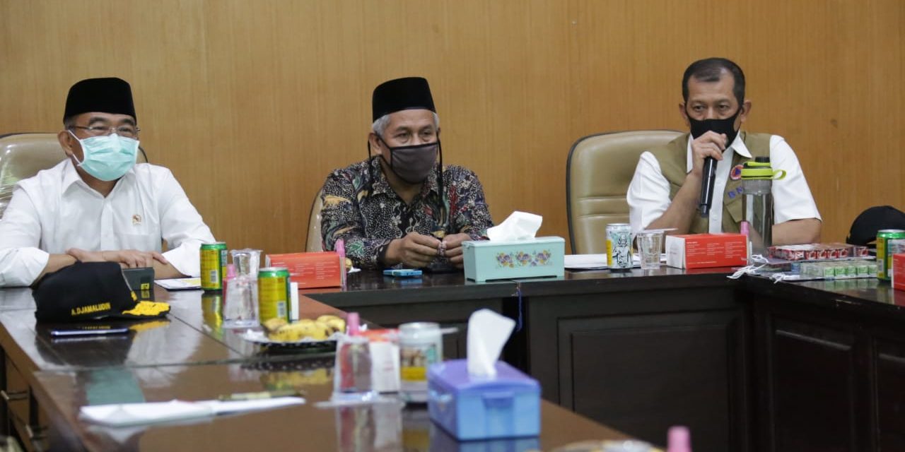 Hadir di Kantor PWNU Jatim, Ketua Gugus Tugas Nasional Sinergikan Frekuensi Atasi COVID-19