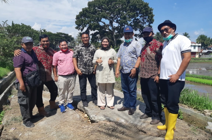 Tali Bandar Persawahan Padang Ampiang PDTM Payakumbuh Terban Sepanjang 20 Meter, Dikeroyok Bareng Lurah, OPD, Dan Warga