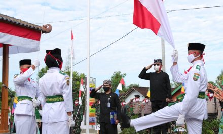 Sekjen Kemendes Peringati HUT RI ke-75 di Desa