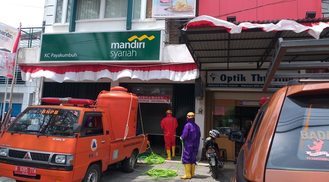 7 Karyawan BSM Positif Covid-19, Tim Gugus Tugas Semprotkan Disinfektan Di Kantor Cabang BSM Payakumbuh, Dan Traking Hingga Ke Nasabah