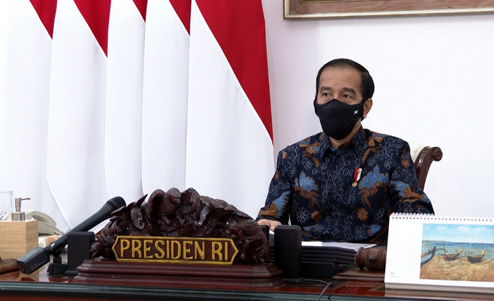 Presiden Jokowi: Pandemi Bukan Penghalang untuk Peringati Hari Batik Nasional