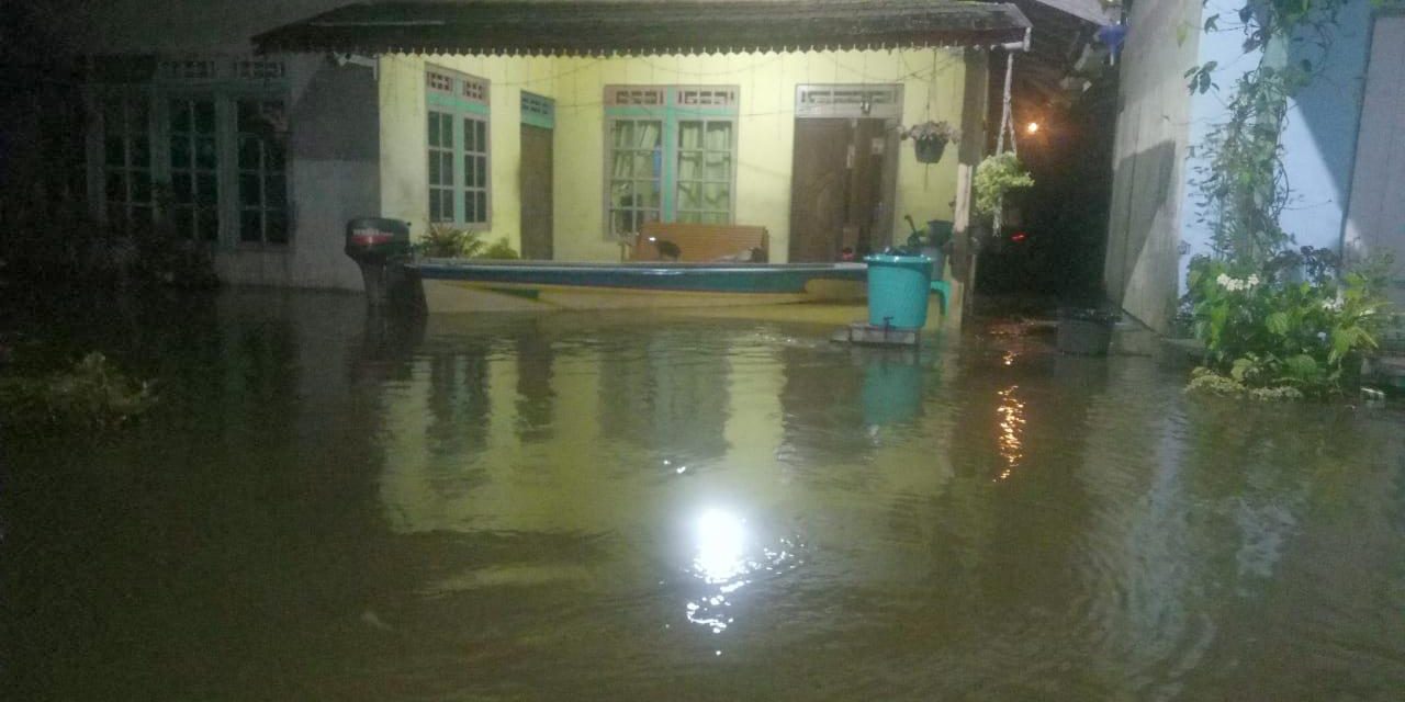 Banjir Rendam Rumah Warga Dua Kecamatan di Kabupaten Ketapang