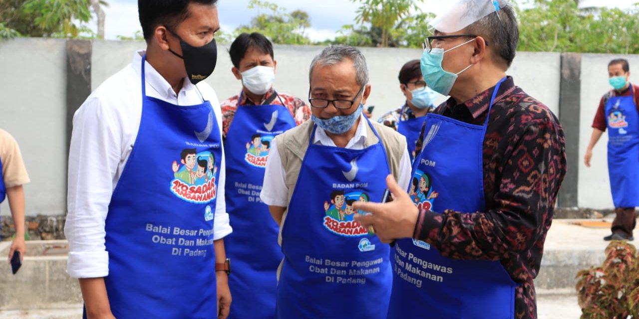 Direktorat Kesmavet Didampingi Wawako Erwin Melihat Ketersediaan Daging di Sentra Rendang Kota Payakumbuh