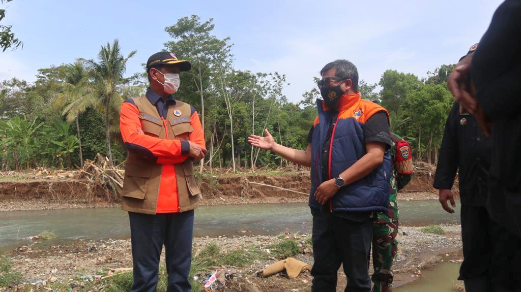 Tinjau Banjir Garut, Kepala BNPB: Ketangguhan Masyarakat Bentuk Optimisme Hadapi Bencana