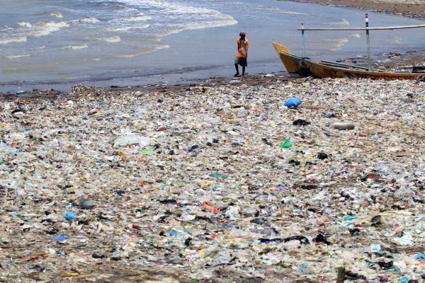 Perilaku Primitif Kita Penyebab Masalah Plastik