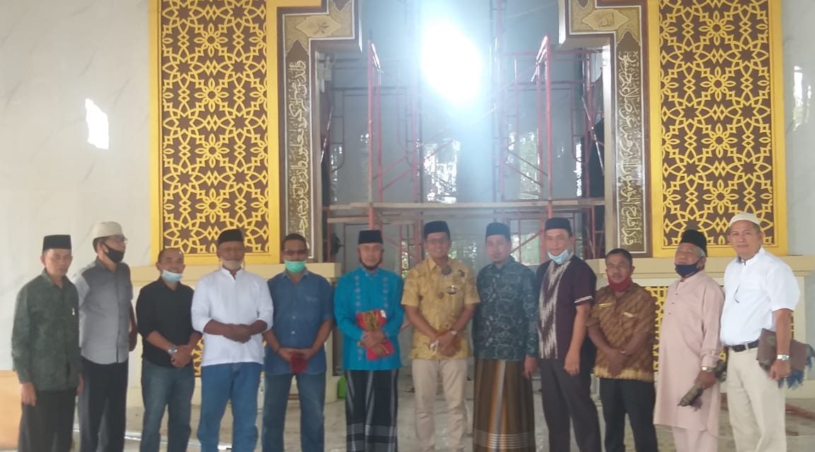 Wawako Erwin Yunaz Jadi Imam Sholat Jumat di Masjid Baiturrahman Payobasung