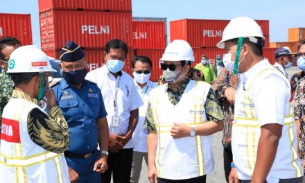 Gus Menteri Tinjau Program Tol Laut di Pelabuhan Bima