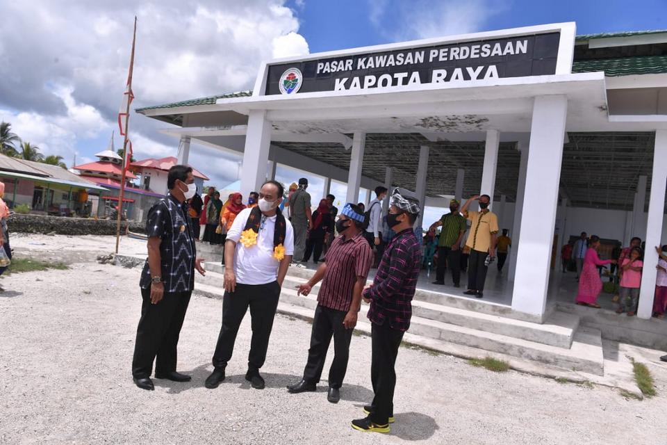 Wamendes PDTT Tinjau Bantuan Kawasan Perdesaan di Pulau Kapota