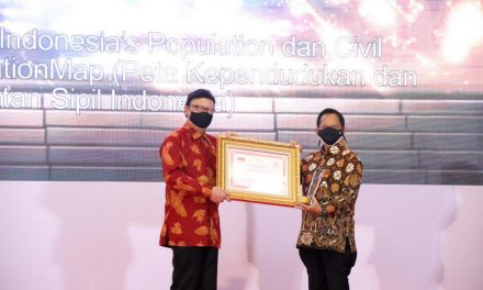 Kemendagri Raih Penghargaan Top 45 Inovasi Pelayanan Publik dan Kompetisi Pengelolaan Pengaduan Pelayanan Publik Tahun 2020 dari Kemenpan RB