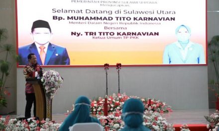 Kunjungi Sulawesi Utara, Mendagri Bersama Ketua Umum TP PKK Masifkan Sosialisasi Disiplin Prokes