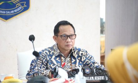 Mendagri Usul Daerah Perbanyak 3T dan Cek Kepatuhan 4M