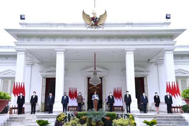 Presiden Jokowi Perkenalkan Jajaran Dewan Pengawas dan Direktur INA