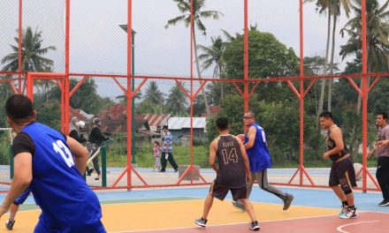 Bersama Tim Basket Eksekutif Wako Riza Falepi Jamu Tim Basket Bhayangkara Polda Sumbar