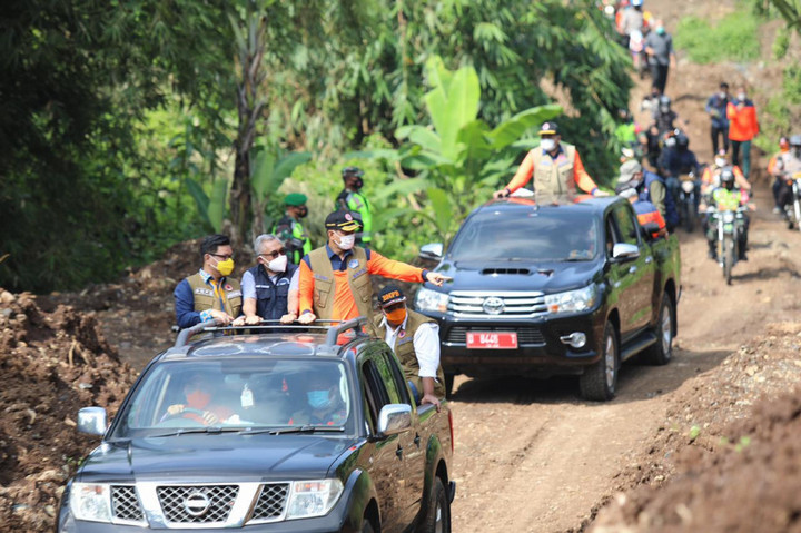 Jumat Berkah Membuat Doni Monardo Sumringah