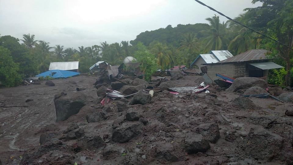 Lima Warga Meninggal Akibat Banjir Bandang Flores Timur