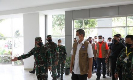 Antisipasi Lonjakan Covid-19, Doni Monardo Tinjau RSDC Wisma Atlet