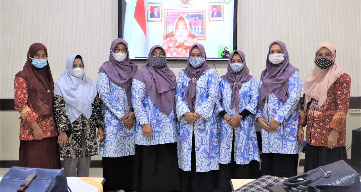 Dharma Wanita Persatuan Kota Payakumbuh Ikuti Webinar Merdeka Belajar