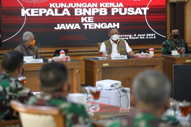 Lonjakan Kasus COVID-19 di Jateng, Begini Laporan Gubernur Kepada Ketua Satgas Ganip Warsito