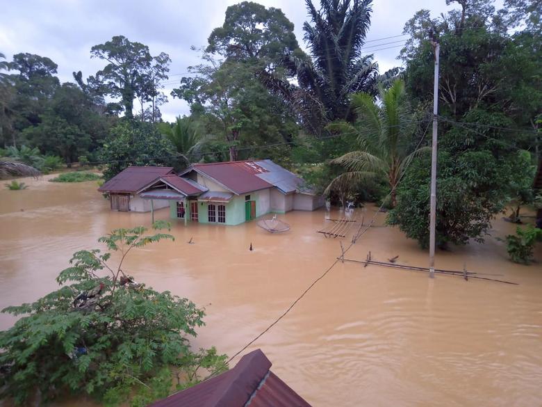 Sebanyak Empat Kecamatan di Kabupaten Sintang Masih Terendam Banjir