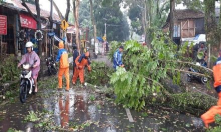 [UPDATE] – Sebanyak 152 Jiwa Terdampak Angin Kencang di Kota Cimahi