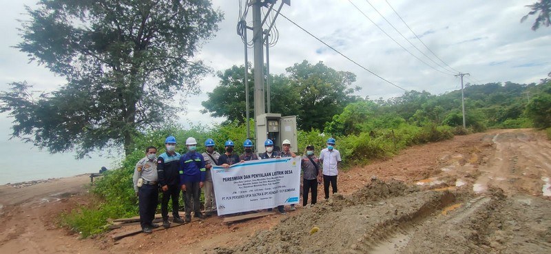 Menerjang Ombak Demi Melistriki Kepulauan Masaloka Raya