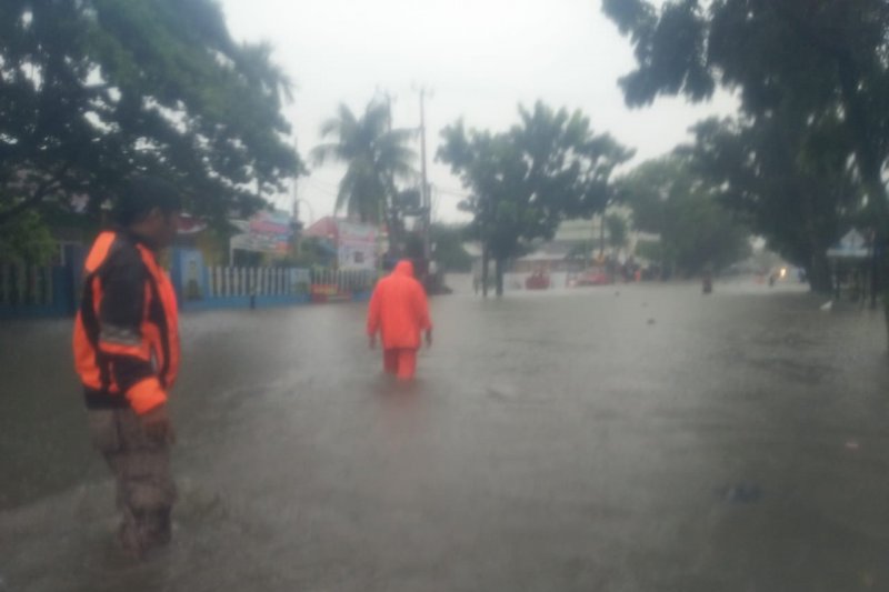 Curah Hujan Sangat Tinggi Akibatkan Banjir dan Longsor Kota Padang