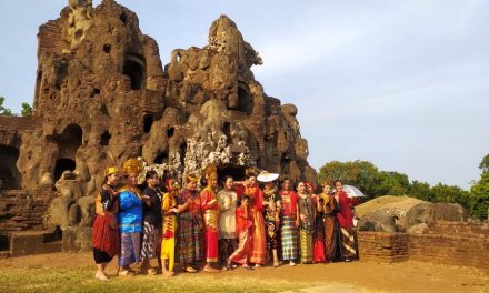 DEKLARASI PEREMPUAN BERBUDAYA MENCINTAI KEKAYAAN TRADISI INDONESIA