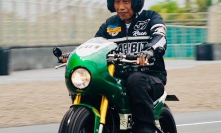 Saat Presiden Jokowi Jajal Sirkuit Mandalika Naik Motor Miliknya