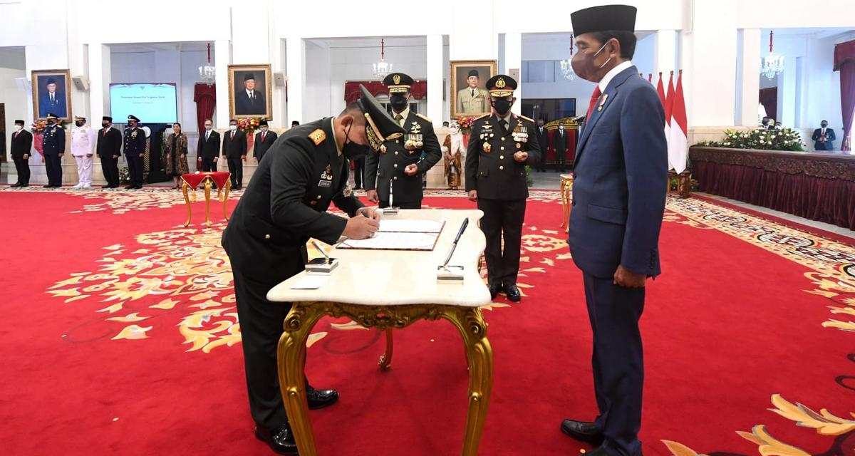 Presiden Jokowi Lantik KSAD di Istana Negara