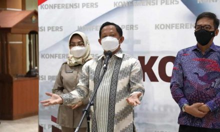 Tindaklanjuti Arahan Presiden, Mendagri Minta Pemda Penuhi Target Vaksinasi Covid-19