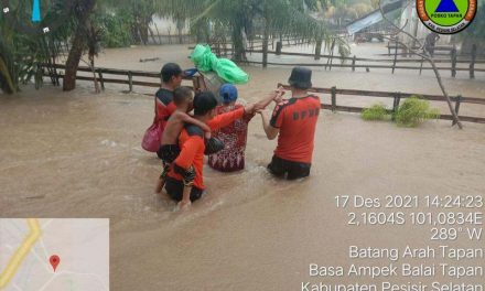 Lebih Dari Seribu Rumah Warga Terdampak Banjir dan Longsor di Kabupaten Pesisir Selatan