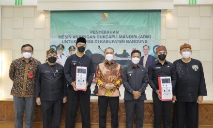 Dirjen Zudan Apresiasi Bupati Bandung Bagikan 31 Mesin ADM ke Desa-desa