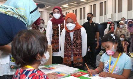 Ibu Iriana Tinjau Vaksinasi Covid-19 untuk Anak di Jakarta