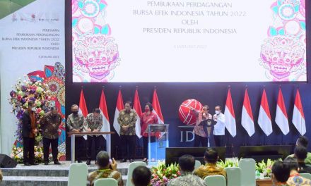 Buka Perdagangan BEI, Presiden Optimistis Berbagai Tantangan 2022 Bisa Dilalui