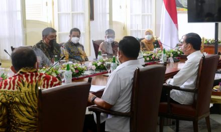 Presiden Terima Tim Seleksi Calon Anggota KPU dan Bawaslu 2022-2027