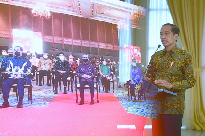 Kinerja Ekonomi Sektor Riil Membaik, Presiden: Tetap Waspadai Covid-19