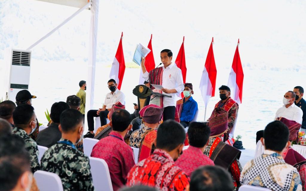 Serahkan SK Hutan Sosial dan TORA, Presiden: Segera Manfaatkan Lahan yang Ada