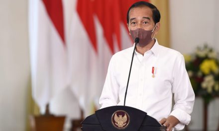 Presiden: Percepatan Vaksinasi dan Prokes Kunci Pengendalian Omicron