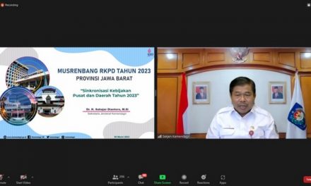 Sekjen Kemendagri Tegaskan Pembangunan Daerah Harus Terintegrasi dengan Pembangunan Nasional