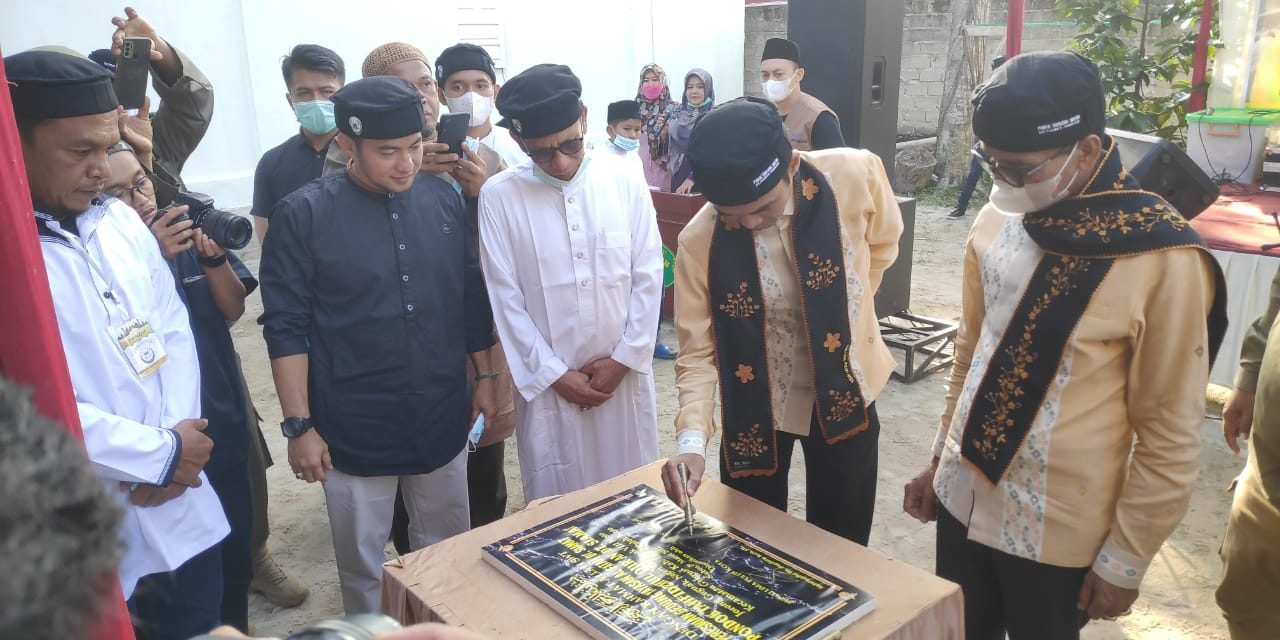 Bersama UAS, Bupati Lima Puluh Kota Resmikan Gedung Pondok Tahfidzul Quran Dt Siamat