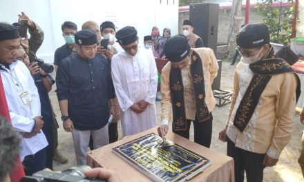 Bersama UAS, Bupati Lima Puluh Kota Resmikan Gedung Pondok Tahfidzul Quran Dt Siamat