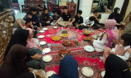 Yernita, Anggota DPRD Payakumbuh Buka Bersama Anak Yatim